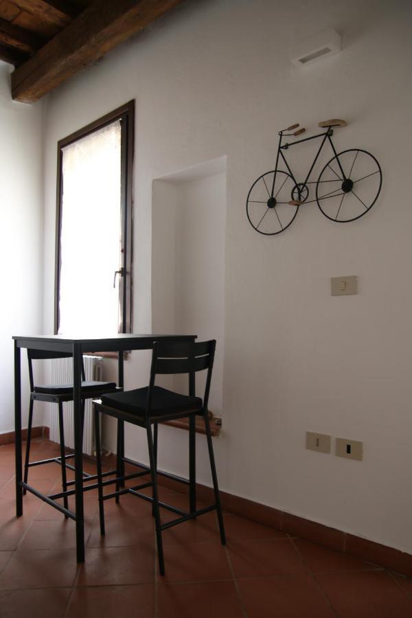 Apartmán Le Vie Del Centro Ferrara Exteriér fotografie
